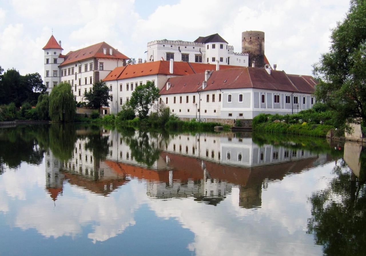 Only Apartments Jindrichuv Hradec Luaran gambar